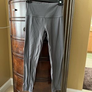 28” inseam grey Lulu leggings